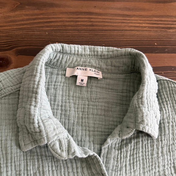 Women’s Anne Klein Light Green Button-Down Shirt M 100% Cotton Crinkle Fabric - Picture 2 of 6